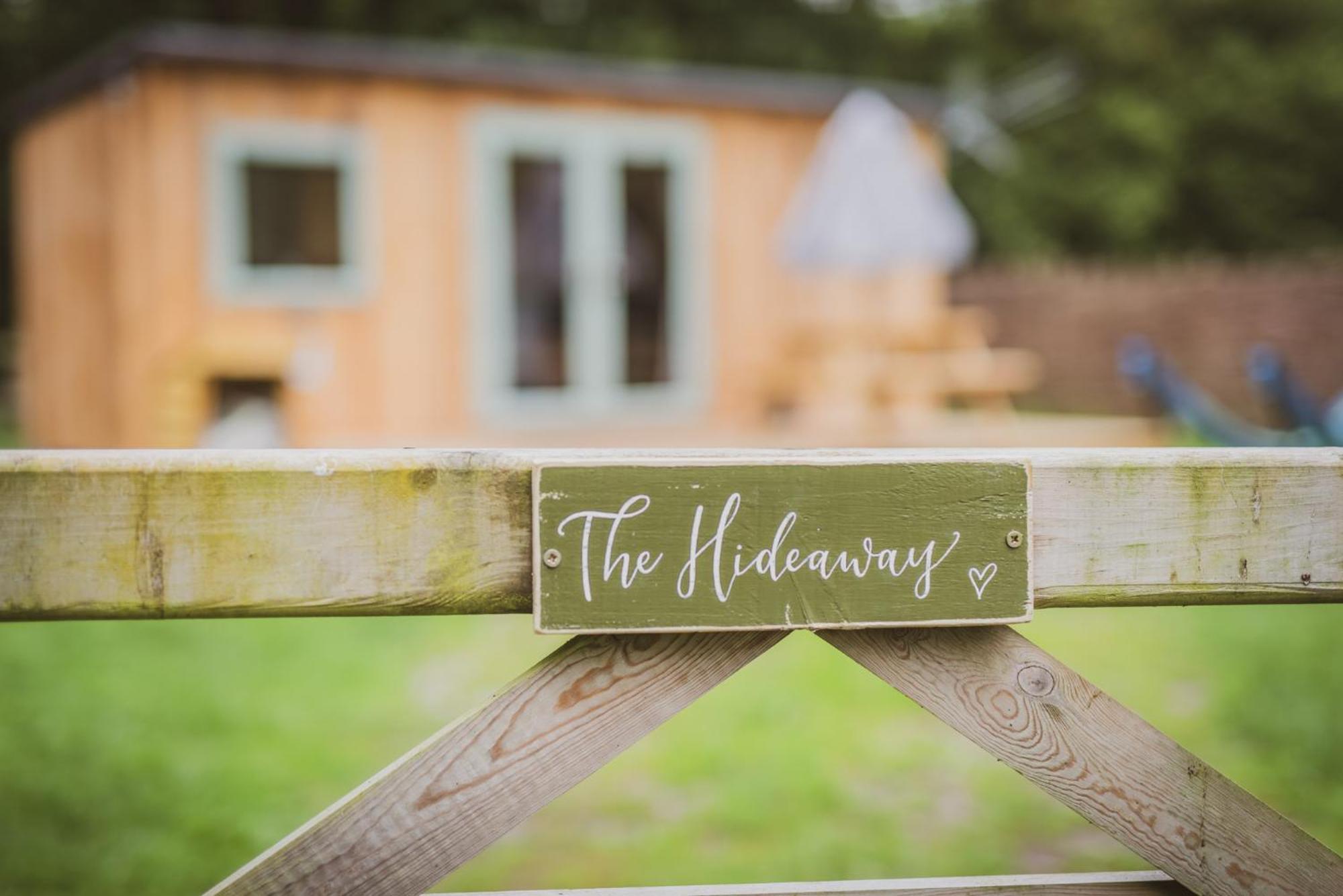 The Hideaway At Hiddenwood Glamping Ξενοδοχείο Corsley Εξωτερικό φωτογραφία